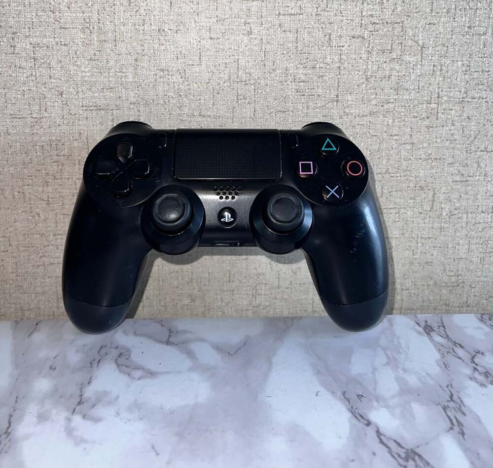 Sony DualShock 4 Wireless Controller for PlayStation 4, Jet Black